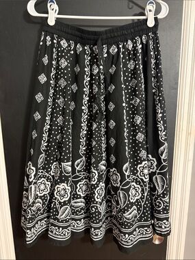 Jackpot Print Midi Elastic Waist Batik Skirt Size: OSFM Length: 26”